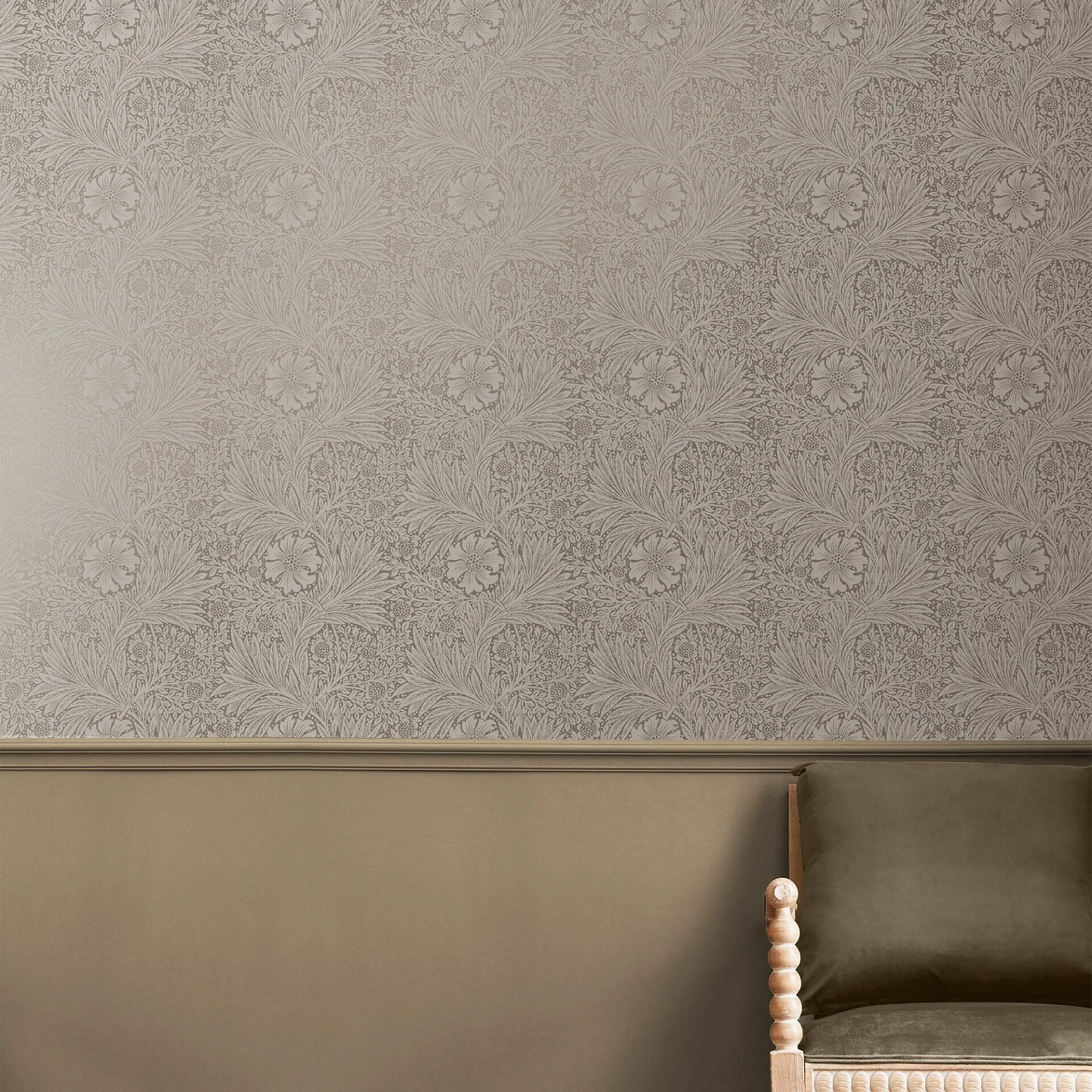Carta da Parati "Marigold Fibrous Neutral" Morris at home - Image 2