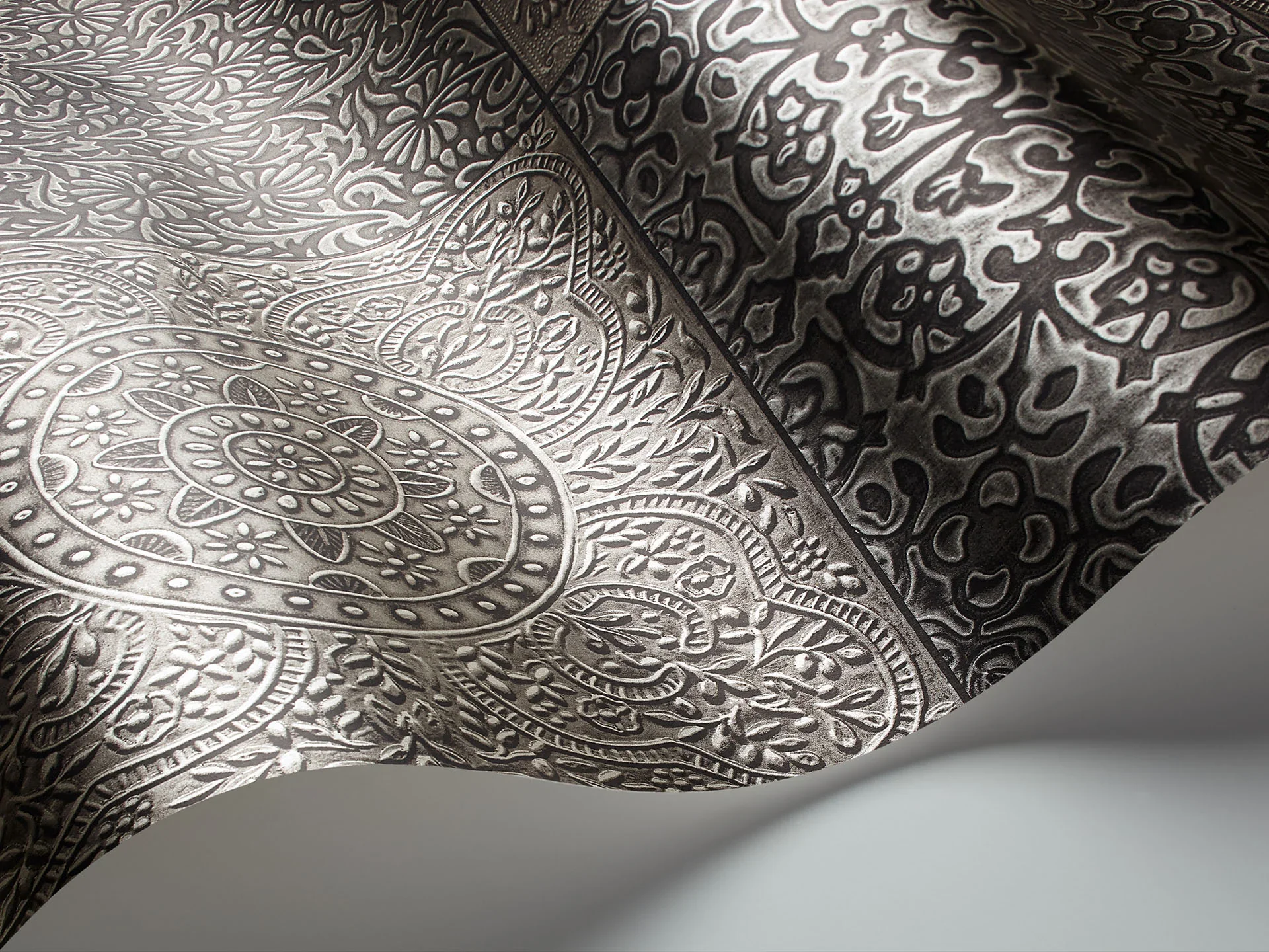 Carta da Parati "MARTYN LAWRENCE BULLARD" Bazaar grigio scuro | COLE & SON - Image 2