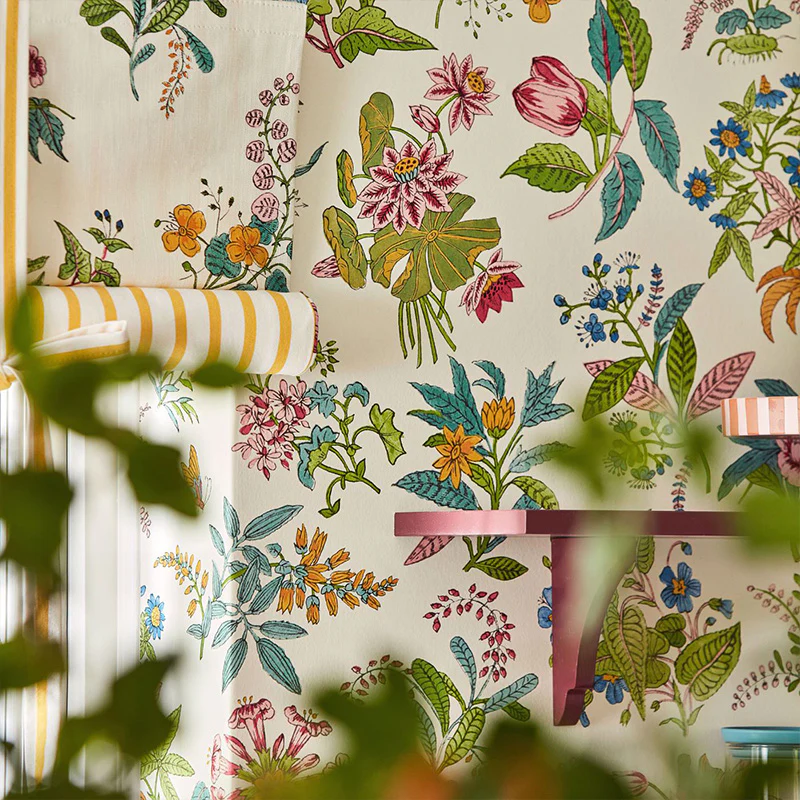 Carta da Parati “WOODLAND FLORAL PERIDOT/RUBY/PEARL” | HARLEQUIN - Image 3