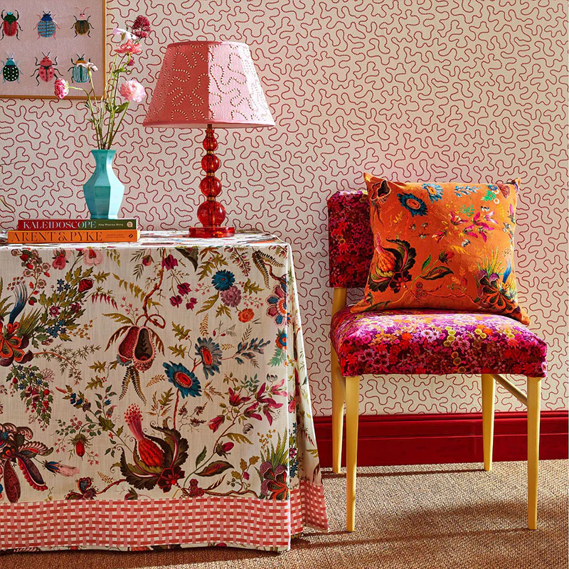 TESSUTO "WONDERLAND FLORAL AMBER/LAPIS/RUBY" - HARLEQUIN - Image 2